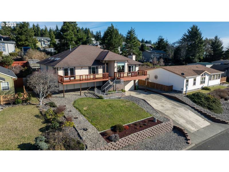 765 TRICIA PL, Coos Bay, OR 97420