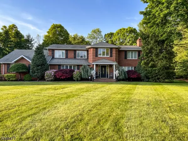 204 Oldwoods Rd, Franklin Lakes Boro, NJ 07417