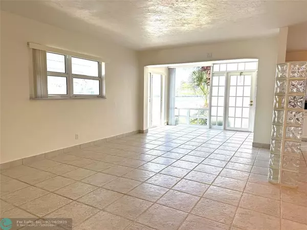 Hollywood, FL 33019,2400 S Ocean Dr  #118