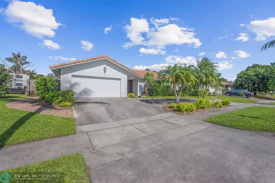 1051 NW 9th St, Boca Raton, FL 33486