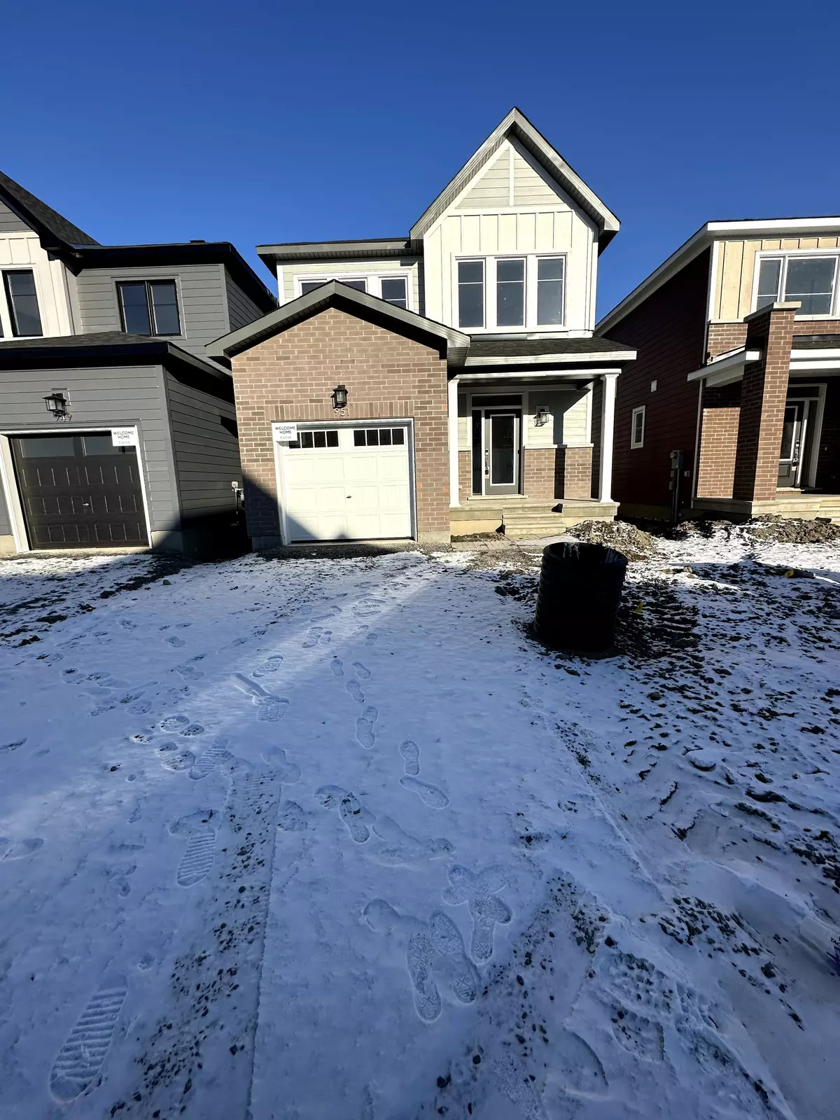 Stittsville - Munster - Richmond, ON K0A 2Z0,951 Seagrave LN