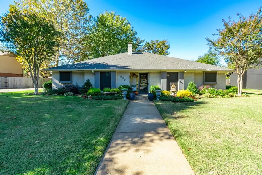 590 SE 39th Street SE, Paris, TX 75462