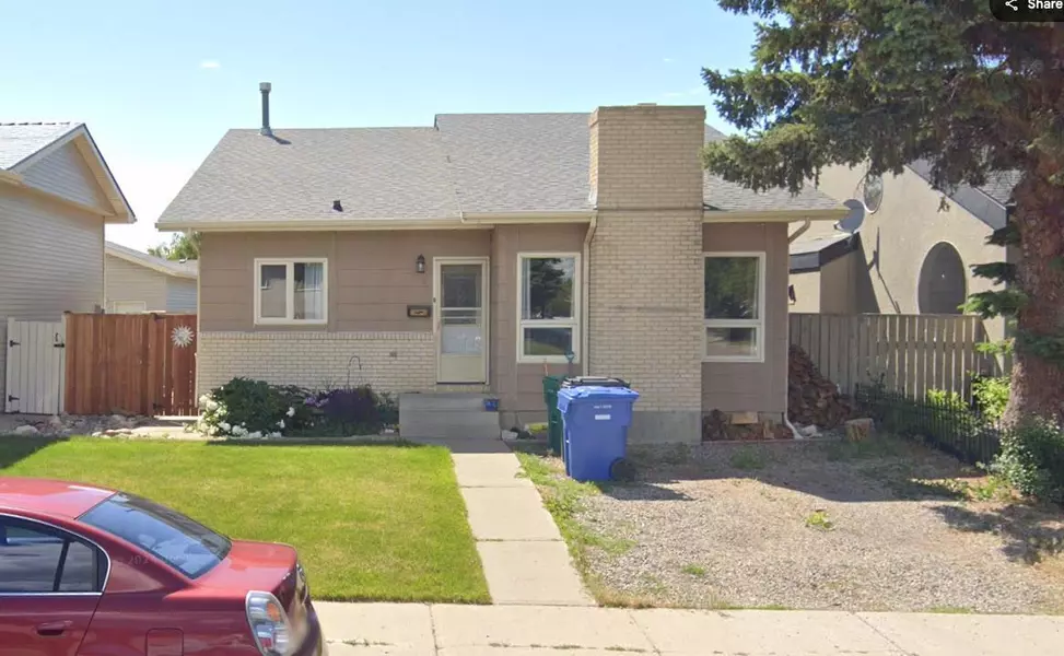 26 Beaverpond CT North, Lethbridge, AB T1H 5Y9