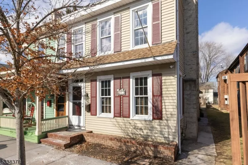 52 Perry St, Lambertville City, NJ 08530