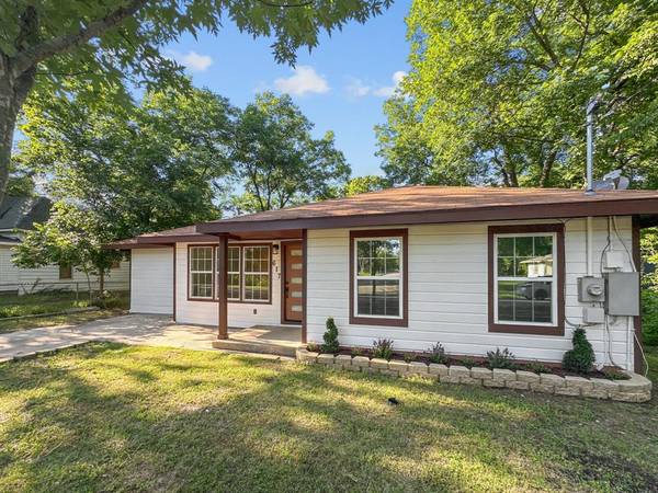 617 Mccubbin Street, Gainesville, TX 76240