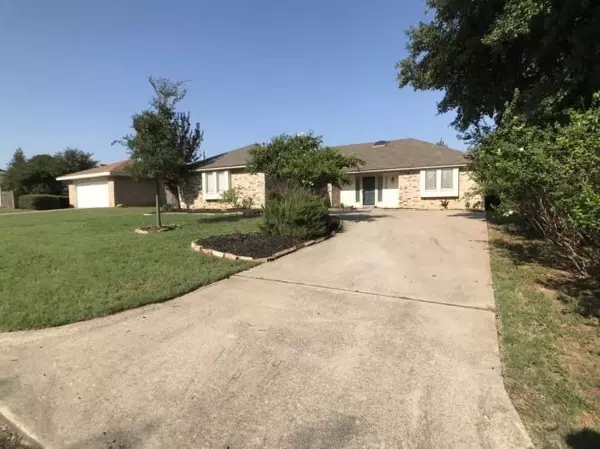 2925 Red Bird Lane, Grapevine, TX 76051