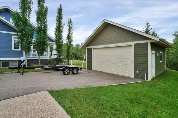 Rural Ponoka County, AB T4J 1R8,444 Summer CRES