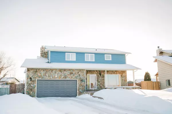 8 56 Street Close, Stettler, AB T4K 1J3