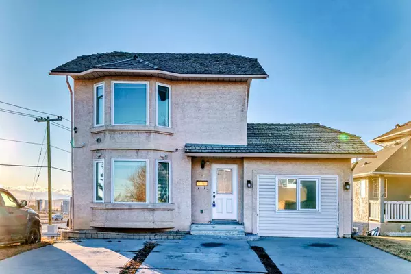 186 Martinglen WAY NE, Calgary, AB T3J 3L1