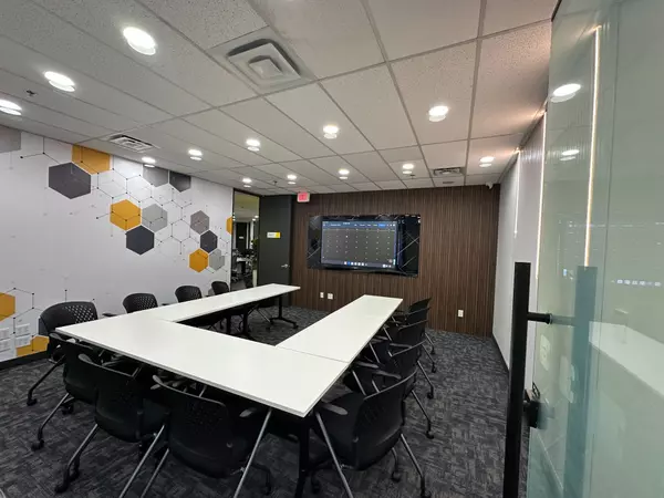 Mississauga, ON L5B 3J1,350 Burnhamthorpe RD W #200-26