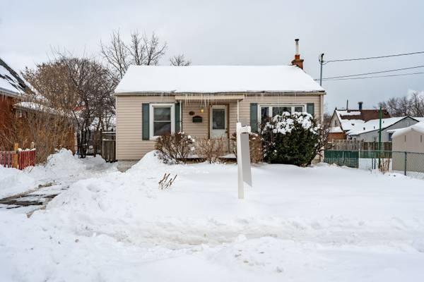 69 Vansitmart AVE, Hamilton, ON L8H 3A4