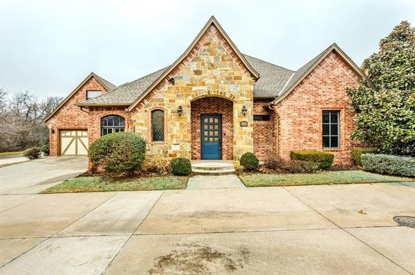 1034 Villas Creek Drive, Edmond, OK 73003