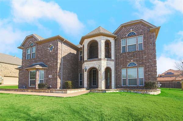 600 Summerwood Court, Desoto, TX 75115