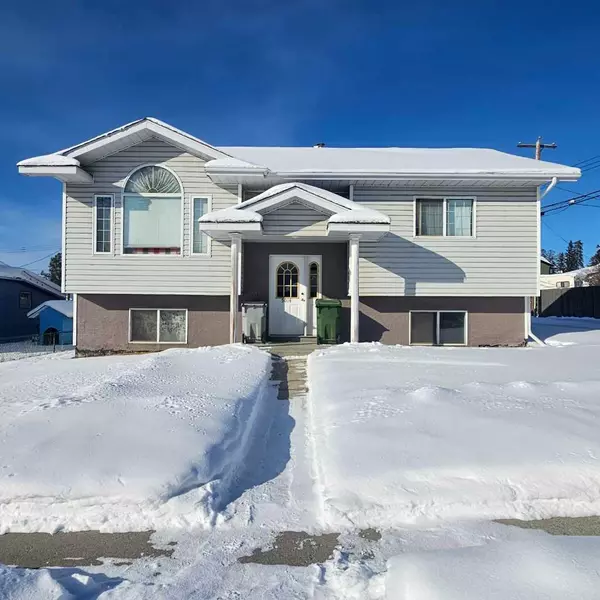 5014 9 Avenue, Edson, AB T7E 1E8