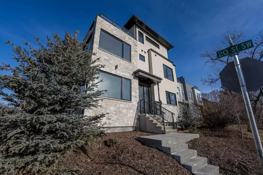 2040 32 AVE Southwest #Unit 1, Calgary, AB T2T 1W6