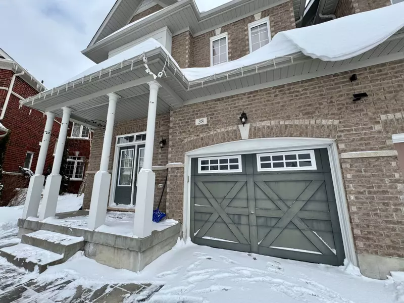 38 Pearcey CRES #Room For Rent, Barrie, ON L4N 6R8