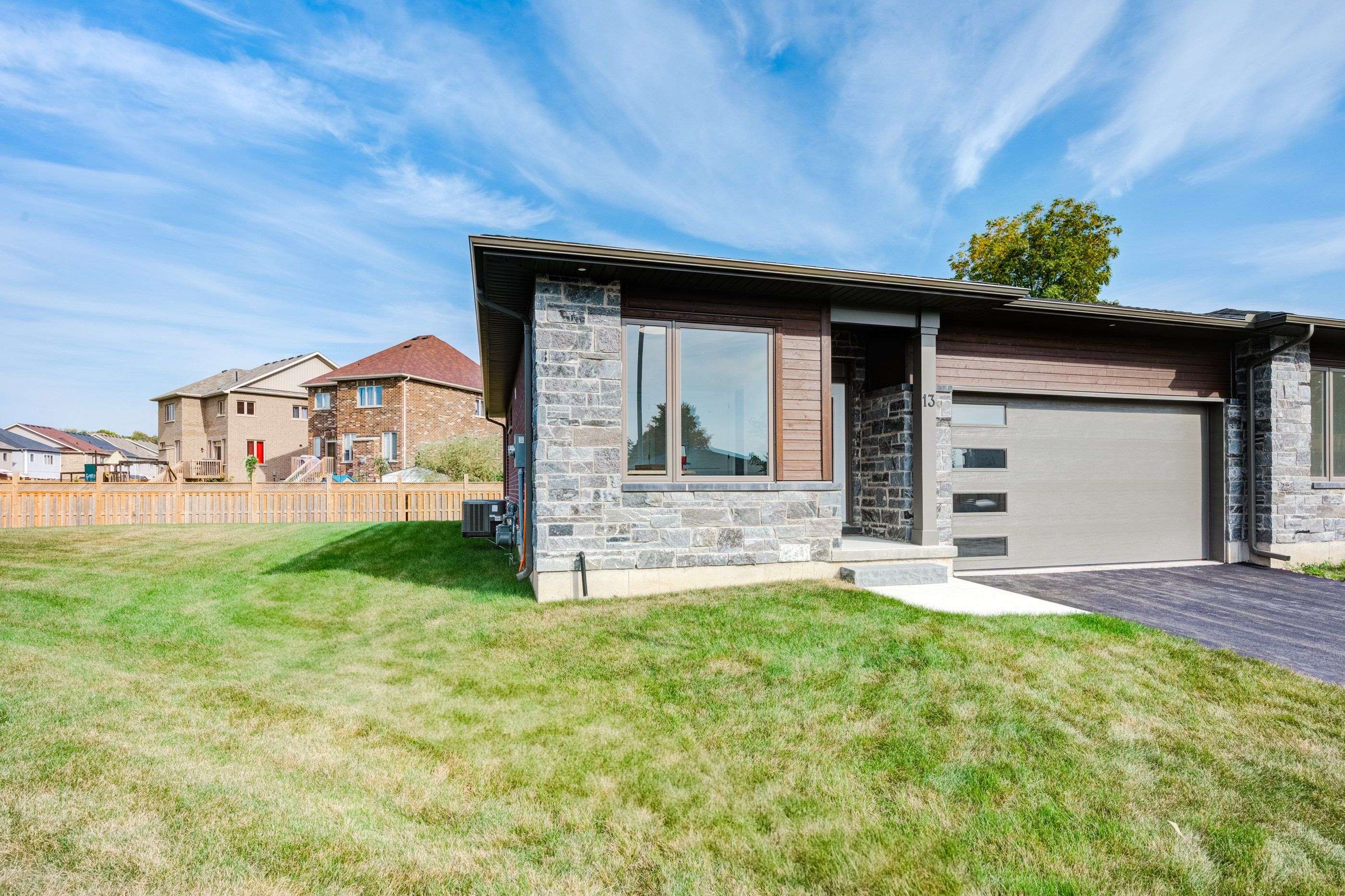 Woodstock, ON N4S 7W2,269 Pittock Park RD #22