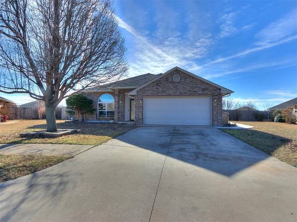 11636 SW 8th Street, Yukon, OK 73099