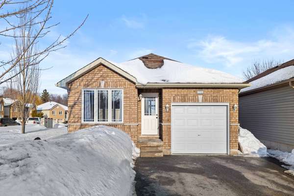 605 Clancy CRES, Peterborough, ON K9K 2S2