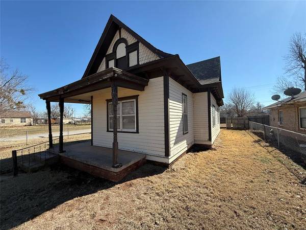 516 E Oklahoma Avenue, Anadarko, OK 73005