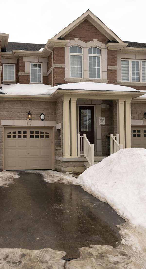 16 Gosset RD, Brampton, ON L7A 0C3