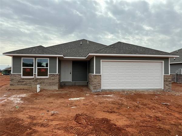 1224 E Stetson Lane, Mustang, OK 73064