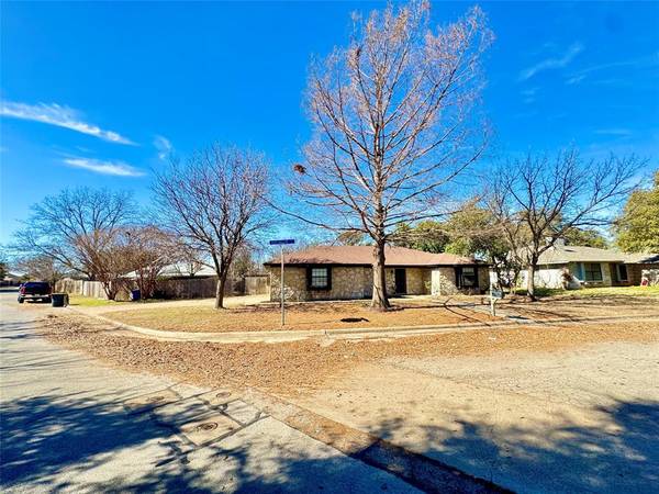 1130 Dove Hollow Road, Granbury, TX 76048