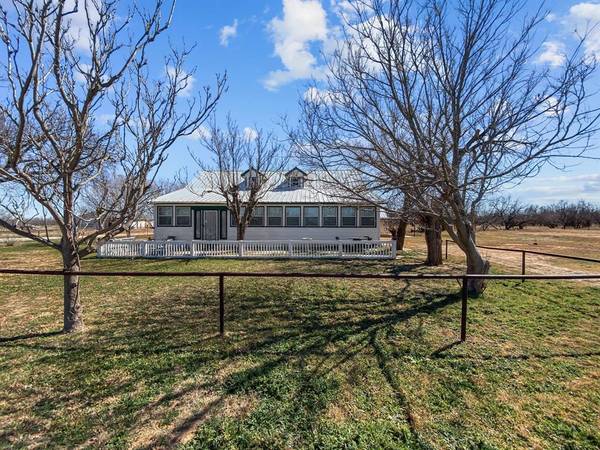 371 Fm 57 S, Sylvester, TX 79560