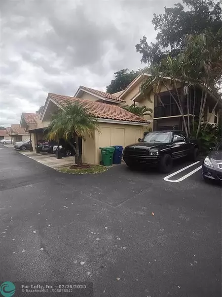 8467 Shadow Ct  #4-6, Coral Springs, FL 33071