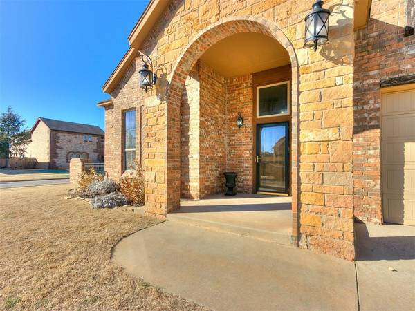 9317 NW 133rd Court, Yukon, OK 73099