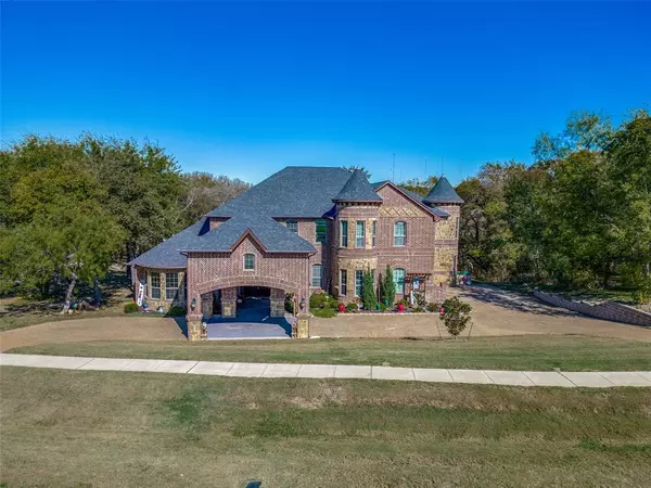 2631 Creekwood Drive, Cedar Hill, TX 75104