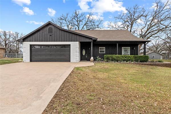 411 Bay Court, Gun Barrel City, TX 75156