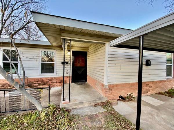 815 SE 18th Street #B, Mineral Wells, TX 76067