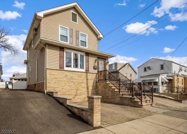 493 Roosevelt Ave, Lyndhurst Twp., NJ 07071