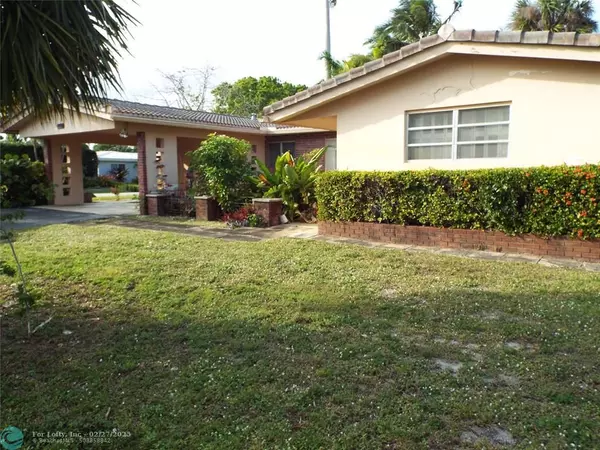 2001 NE 43rd St, Oakland Park, FL 33308