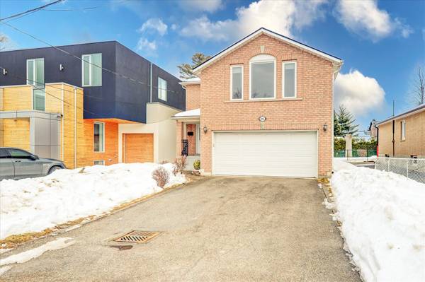 Mississauga, ON L5E 1R9,884 Ninth ST