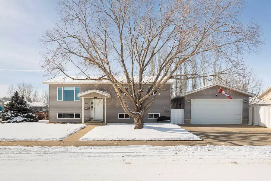 30 Mt Blakiston RD West, Lethbridge, AB T1K 6N3