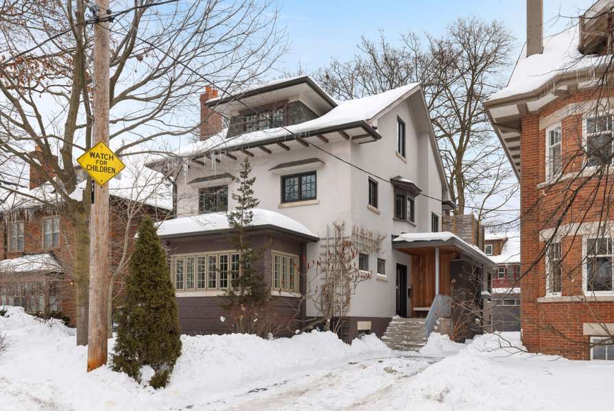 3 Wells Hill AVE, Toronto C02, ON M5R 3A5