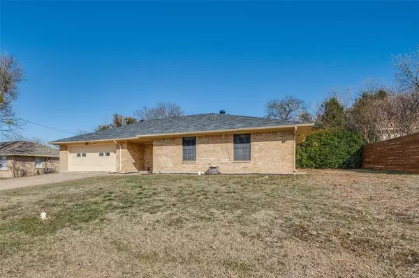 Desoto, TX 75115,304 N Lyndalyn Avenue