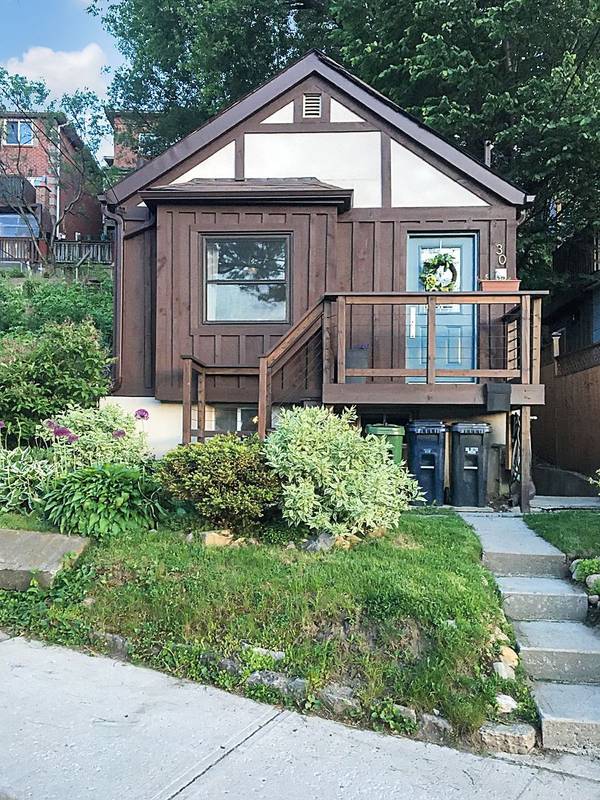 30 Ennerdale RD, Toronto W03, ON M6E 4C3