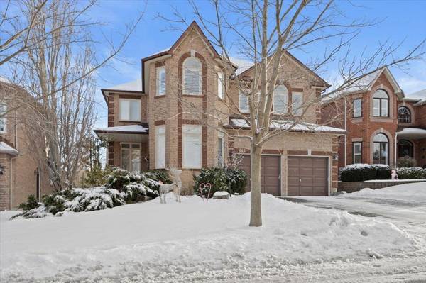 842 Primrose CT, Pickering, ON L1X 2S7