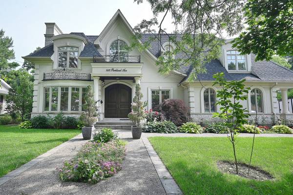 883 Parkland AVE, Mississauga, ON L5H 3G6