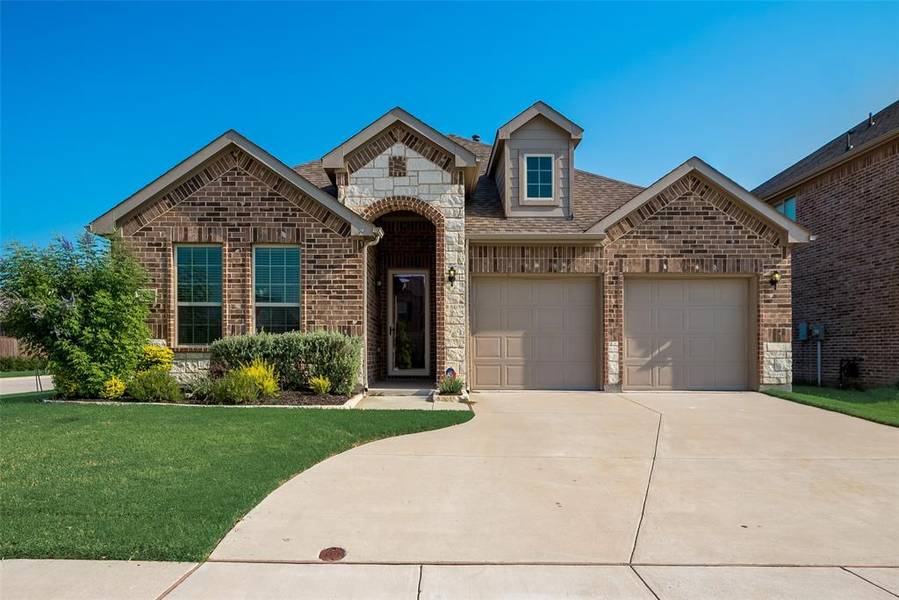 1801 Meadow Trail Lane, Aubrey, TX 76227