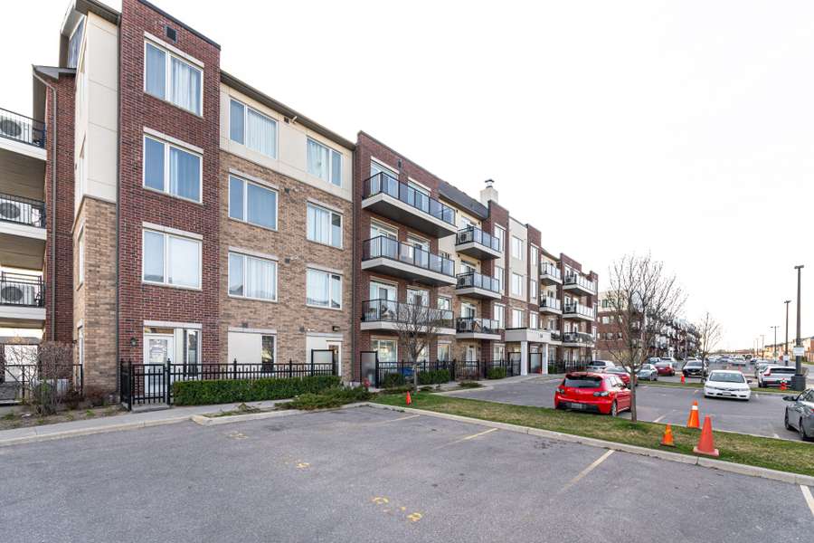 54 Sky Harbour DR #105, Brampton, ON L6Y 6B9