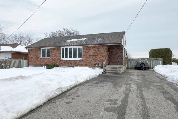 Oshawa, ON L1H 3L5,779 Whitman CRES