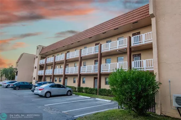 Sunrise, FL 33322,9041 Sunrise Lakes Blvd  #206