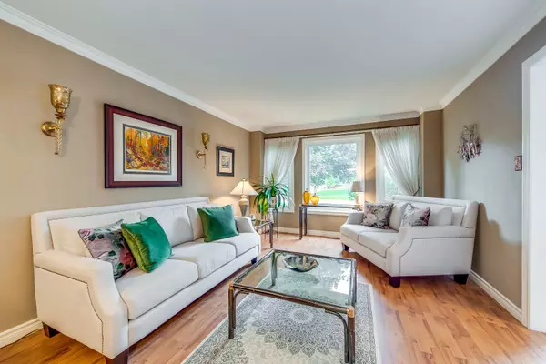 Oakville, ON L6J 6P4,566 Blenheim CRES