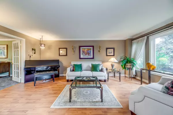 Oakville, ON L6J 6P4,566 Blenheim CRES