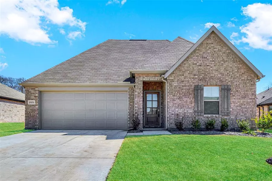 1931 Rolling Ridge Drive, Van Alstyne, TX 75495