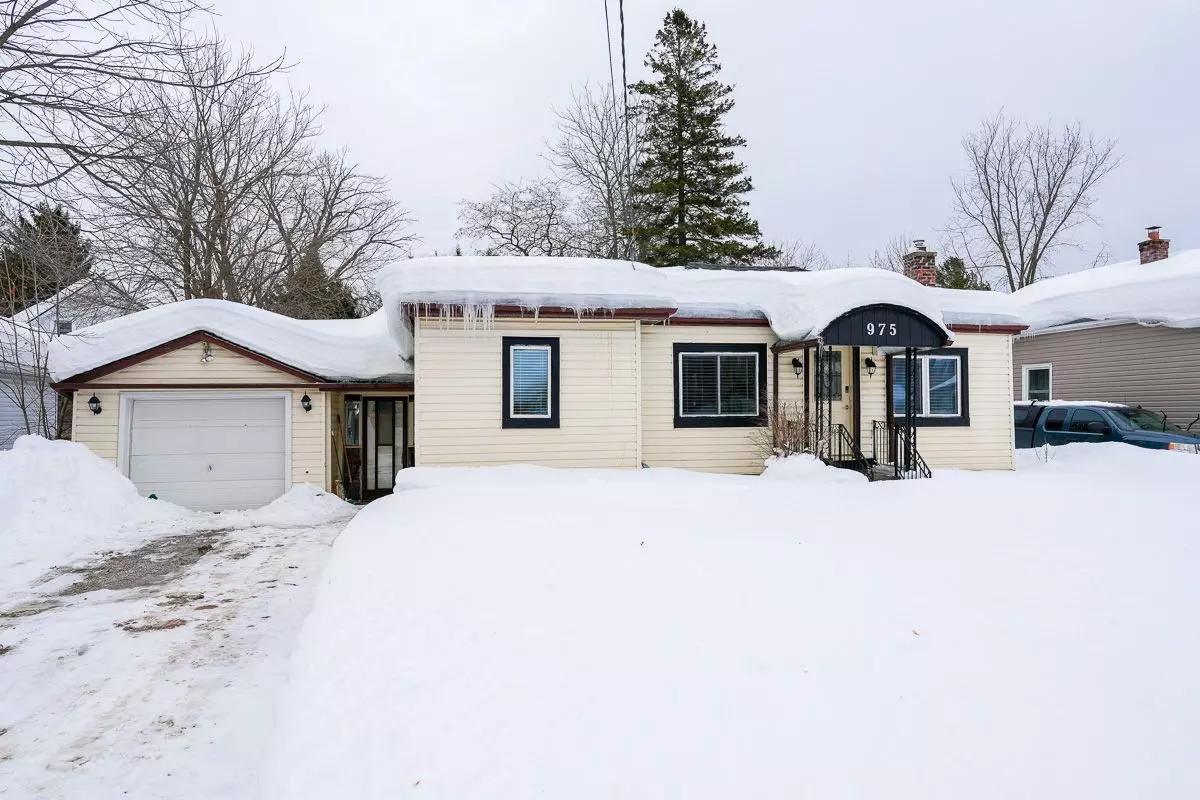 Owen Sound, ON N4K 5E3,975 5th A AVE W